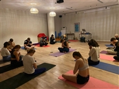 Vinyasa with Julian - מועדון כושר