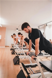 . Me Pilates Fitness Base ארלוזרוב סטודי - חדר כושר
