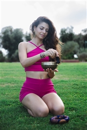 יוגה עם שיר בפארק רעננה - מכוני כושר