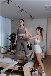 Revo Pilates- פילאטיס מכשירים מודיעין- ל - חדר כושר