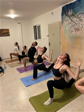 שני בנימין, אימון יוגה בפארק הסופרים ב