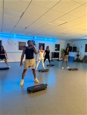 Live fit - אירובי/ יוגה/ פילאטיס/ כוח - חדר כושר