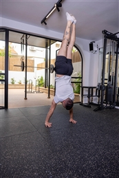 MoveRight - אימוני כוח , קליסטניקס ותנוע - חדר כושר