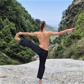 Power Yoga & יוגה טיפולית - מועדוני כושר