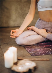 אידה הירביסערי שיעורי יוגה קבוצתיים ופיל - חדר כושר