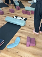 יוגה עם נגה שיעורים קבוצתיים  יפו - מכוני כושר