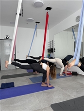 Lilly aerial yoga studio שיעורי יוגה נהר - מועדון כושר
