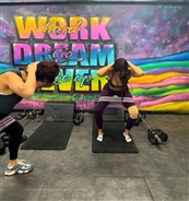 ספורטיז שיעורי סטודיו קבוצתיים לנשים בא - מועדוני כושר