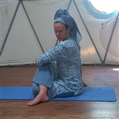 לחולל מהות - יוגה נשית אימוני קבוצה לנשי - מכוני כושר