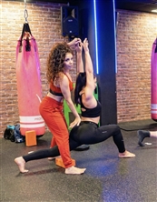 מירב טל שיעורי גמישות ותנועה קבוצתיים רמ - מכון כושר