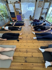 Hujjayi - מקום של יוגה הוד השרון - מועדוני כושר